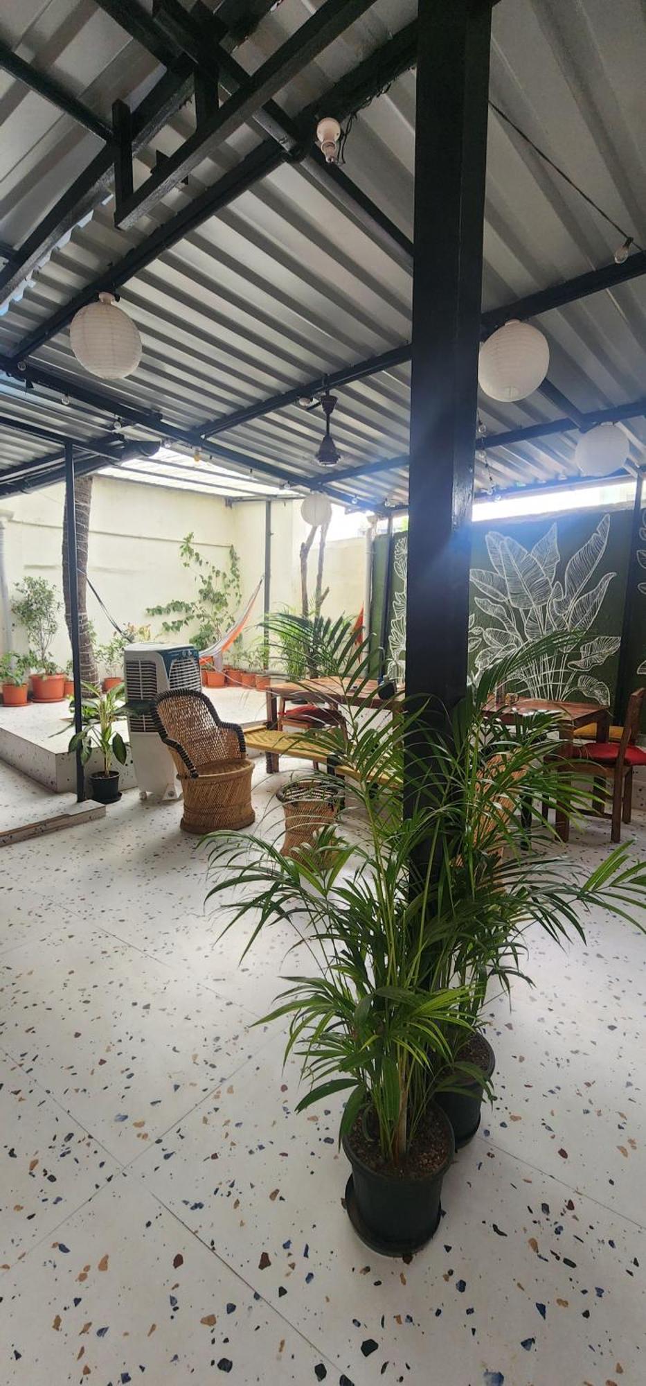 Hammock Hostels - Bandra ムンバイ エクステリア 写真