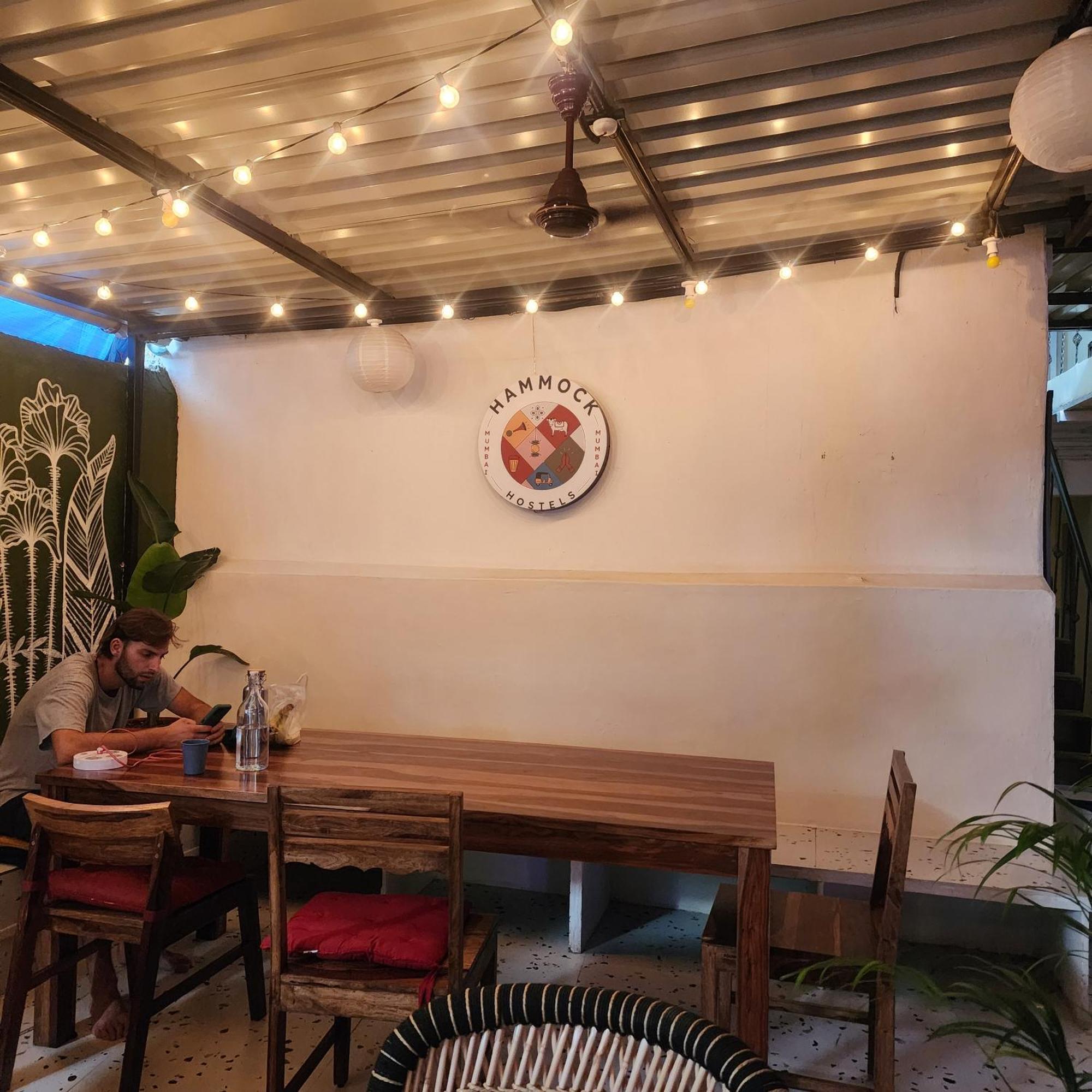 Hammock Hostels - Bandra ムンバイ エクステリア 写真