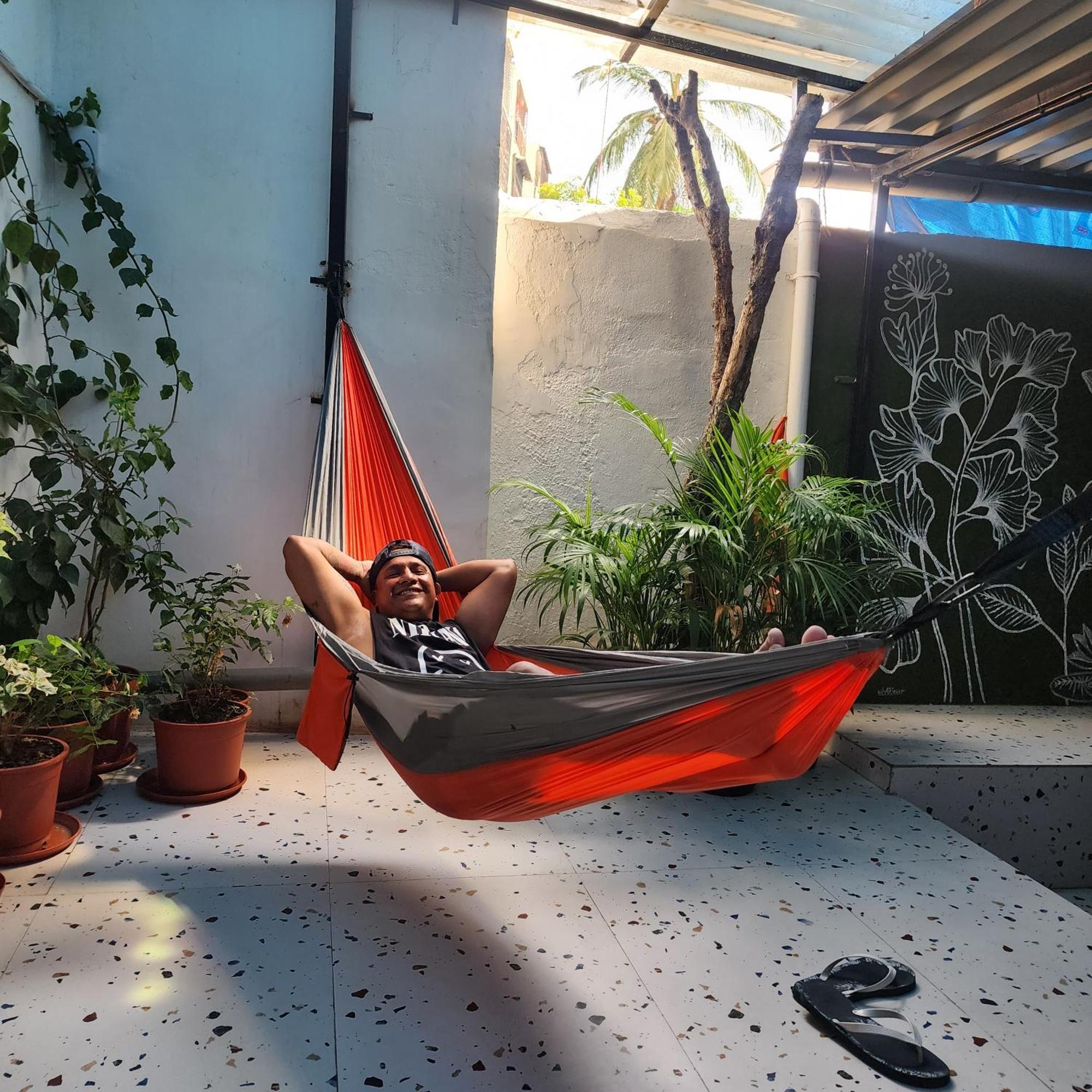 Hammock Hostels - Bandra ムンバイ エクステリア 写真