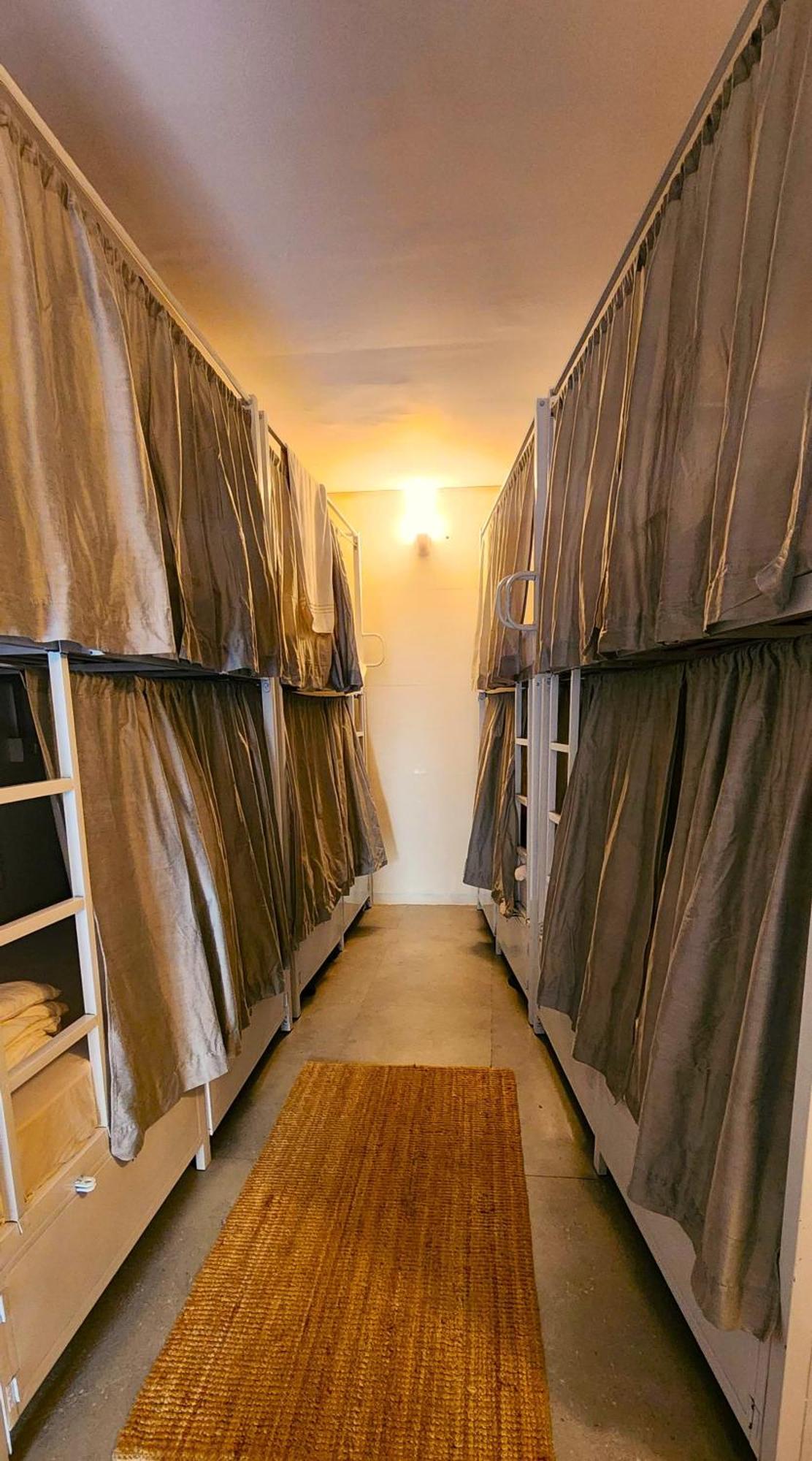 Hammock Hostels - Bandra ムンバイ エクステリア 写真