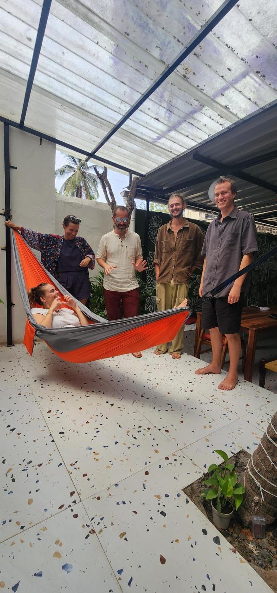 Hammock Hostels - Bandra ムンバイ エクステリア 写真