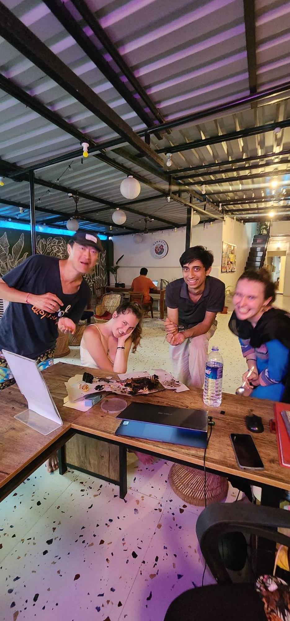 Hammock Hostels - Bandra ムンバイ エクステリア 写真